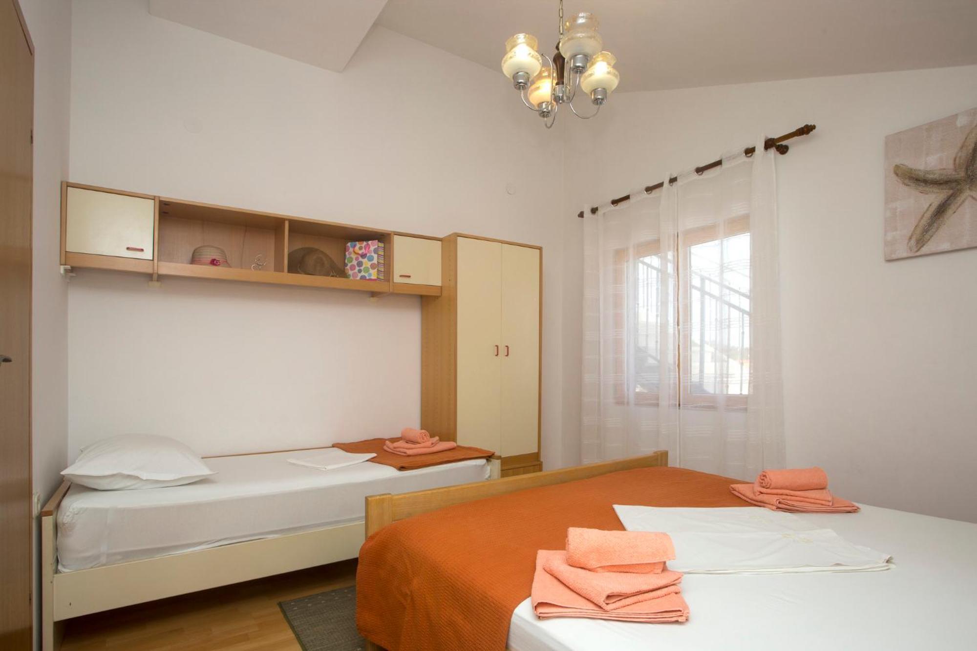 Apartments Lucija Ražanj Habitación foto
