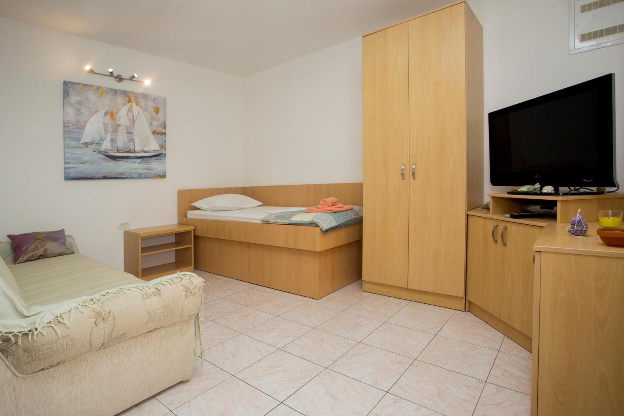 Apartments Lucija Ražanj Habitación foto